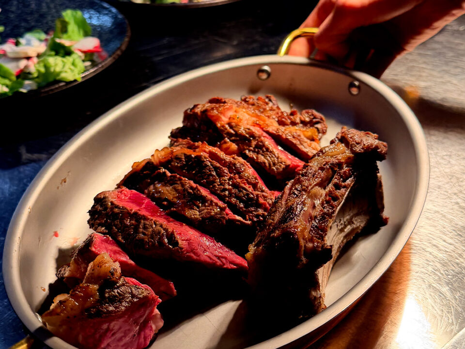 Côte à l'os à volonté au Vieux Grill